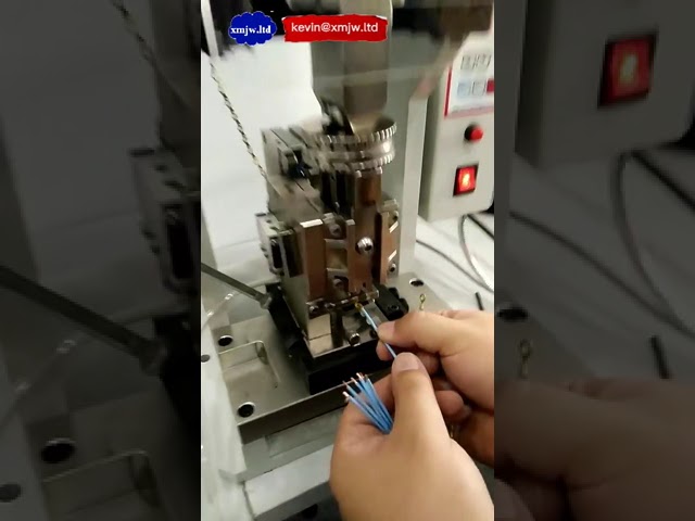 Maszyna do zaciskania złączy kablowych z europejskim aplikatorem