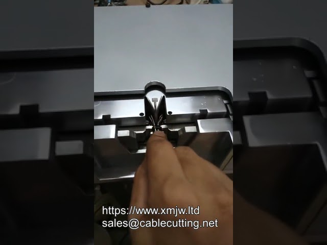 Automatyczna maszyna do zdejmowania izolacji kabli do produkcji kabli HDMI