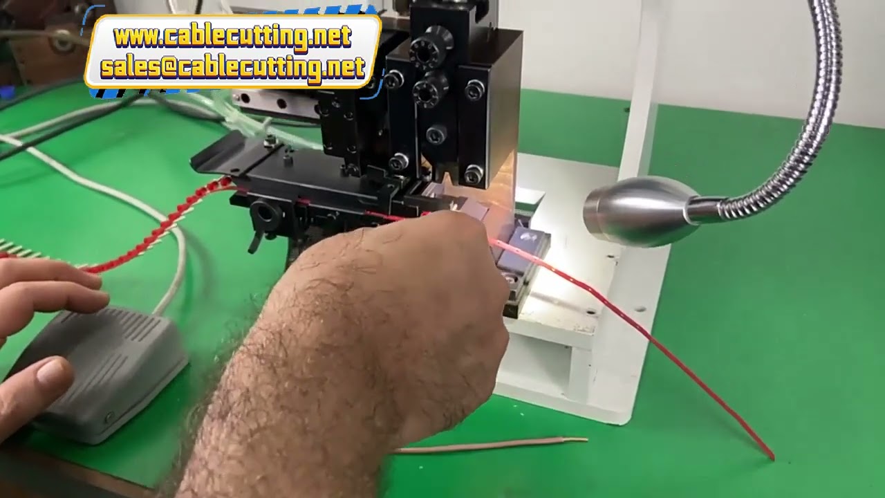 Pneumatic Insulated Terminal Crimping Applicator Mold OTP Vertical Feeding Mold Terminal and Wire Ca