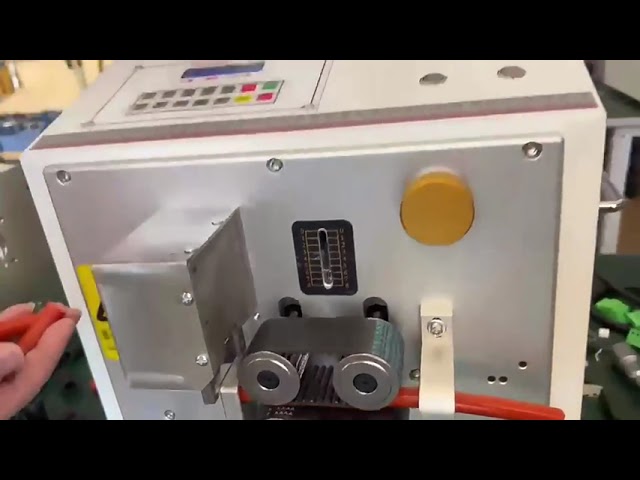 W pełni automatyczna maszyna do cięcia rur i przewodów – termokurcz, drut miedziany, PVC, rury z tworzyw sztucznych
